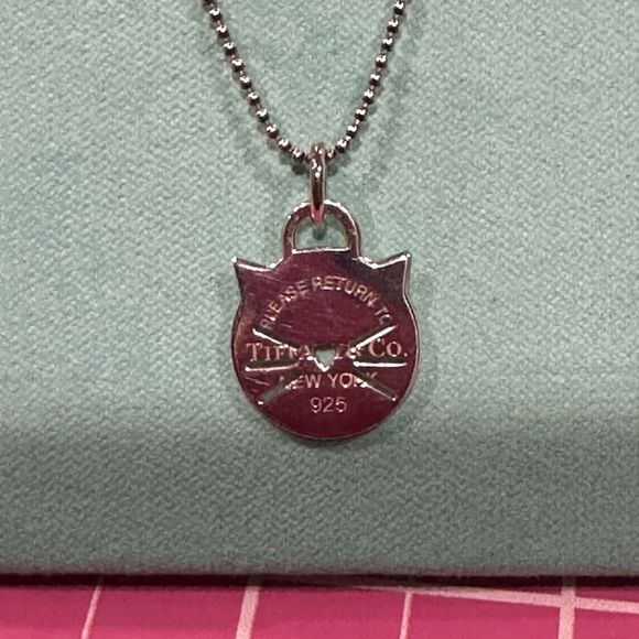 SOLD Discontinued Authentic Tiffany’s RTT Cat Charm with 20” beaded necklace - Picture 5 of 11